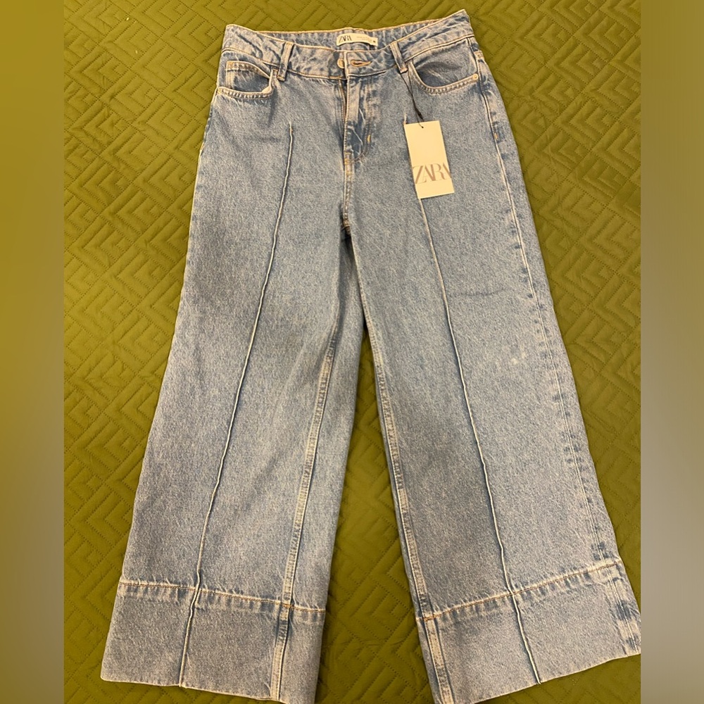 Crop wide leg front seam jeans with high rise leg